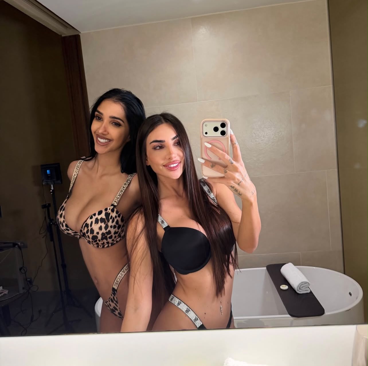 Sanem ve Buse